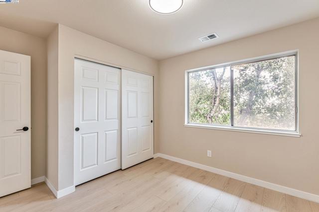 19723 Redwood Rd, Castro Valley CA: https://media.crmls.org/mediaz/a09facd7-7d31-43b4-9fa0-f87cab0add9f.jpg