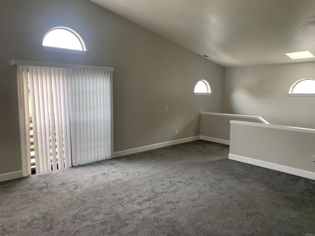 4556 Cove Drive, Carlsbad CA: https://media.crmls.org/mediaz/a09fbc7a-78e5-4397-9474-cc1179ba20a5.jpg