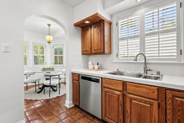 903 Michigan Avenue, San Jose CA: https://media.crmls.org/mediaz/a09ffbec-7b67-43df-8495-f133b373d1e2.jpg