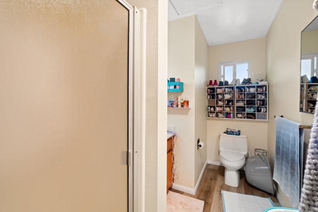 1565 Chestnut Avenue, Carlsbad CA: https://media.crmls.org/mediaz/a0a038bd-1622-4295-8050-1ab94cc01358.jpg