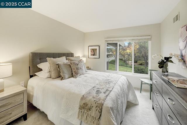 2900 Tice Creek Dr, Walnut Creek CA: https://media.crmls.org/mediaz/a0a0b114-bf5b-4405-a931-778e544a4e8f.jpg