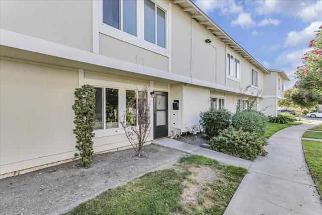 Image 2 of 41 For 419 Don Seville Court
