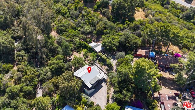 1527 Bainum Drive, Topanga CA: https://media.crmls.org/mediaz/a0a0e255-abb5-46e7-a37b-ba4c0a613095.jpg