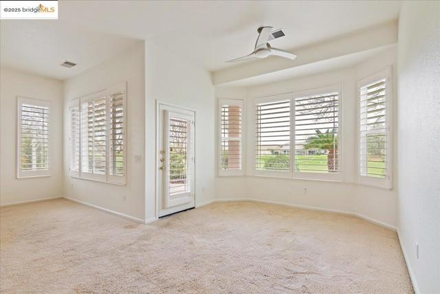 625 Pomona Dr, Brentwood CA: https://media.crmls.org/mediaz/a0a115c1-1217-4893-ba92-5b35e7ab19ce.jpg