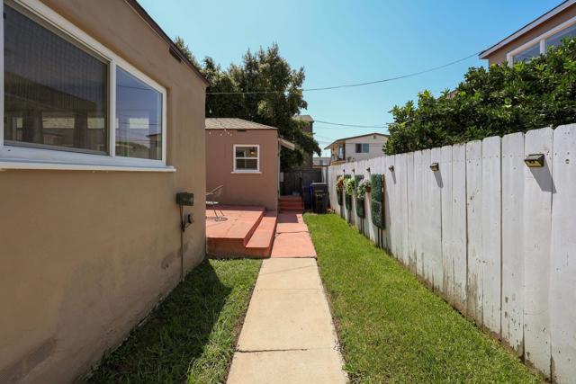 4662 4664 Bancroft, San Diego CA: https://media.crmls.org/mediaz/a0a1333b-ef6f-47aa-ac4e-cfcb0a12b7af.jpg