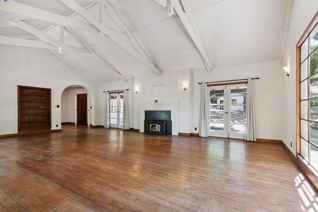 3476 Springhill Rd, Lafayette CA: https://media.crmls.org/mediaz/a0a15ece-964e-4c41-8d78-3cf796b914ff.jpg