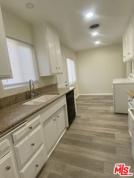 639 E Avenue J, Lancaster CA: https://media.crmls.org/mediaz/a0a1acc1-3da2-455f-80f0-056f69971fbc.jpg