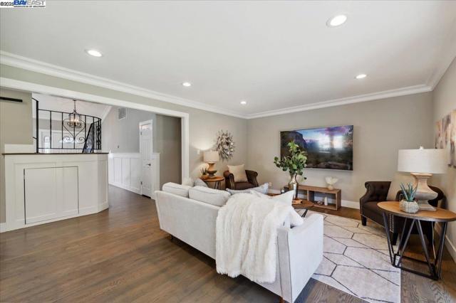103 Baldwin Dr, Danville CA: https://media.crmls.org/mediaz/a0a1dd4c-84d7-4bab-8be1-e46283286276.jpg