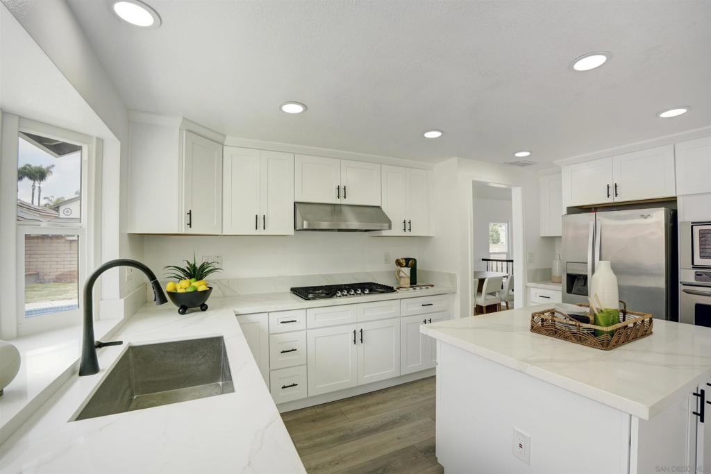 MLS #250025010SD img 17