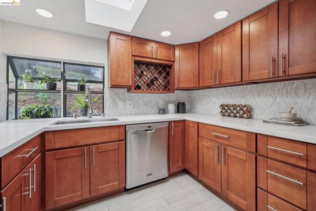 Image 18 of 46 For 6785 Aitken Dr