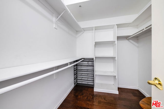 10630 Eastborne Avenue, Los Angeles CA: https://media.crmls.org/mediaz/a0a3313b-e7b4-4dcd-a0b1-459c050af066.jpg