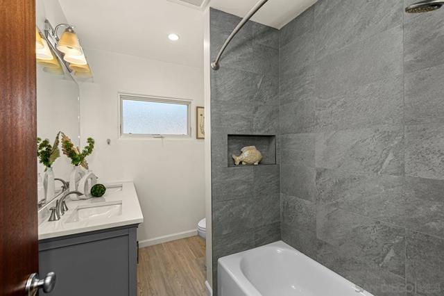 Image 22 of 32 For 5252 Marlborough Dr