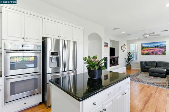 416 Ustilago Ct, San Ramon CA: https://media.crmls.org/mediaz/a0a54cd1-beb0-432c-8b98-1eb3a9aef2d3.jpg