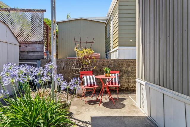 444 Whispering Pines, Scotts Valley CA: https://media.crmls.org/mediaz/a0a60b15-23fd-46a8-8aa4-3d1e3886a4bc.jpg