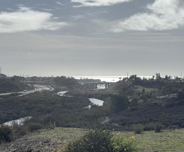 Detail Gallery Image 3 of 23 For 901 San Juan Pl, Oceanside,  CA 92058 - 4 Beds | 2 Baths