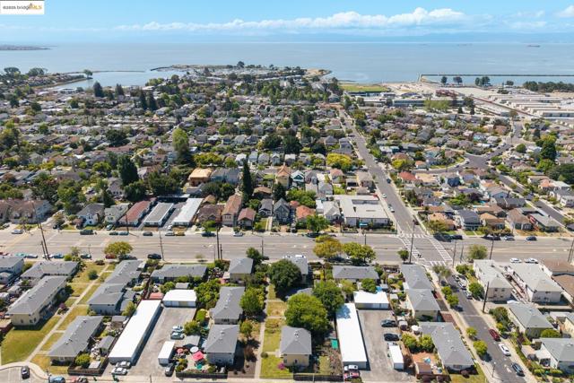 317 Pacific, Alameda CA: https://media.crmls.org/mediaz/a0a6debc-5901-412f-ad22-5c206a990a99.jpg