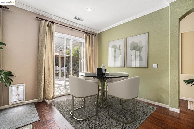 113 Little Ranch Circle, Oakley CA: https://media.crmls.org/mediaz/a0a703df-eb37-47c3-a644-ec9d729e1753.jpg