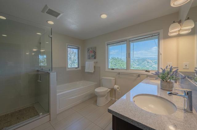 24935 Corte Poco, Salinas CA: https://media.crmls.org/mediaz/a0a7c60d-af51-4a6e-b150-ea171b125bd5.jpg