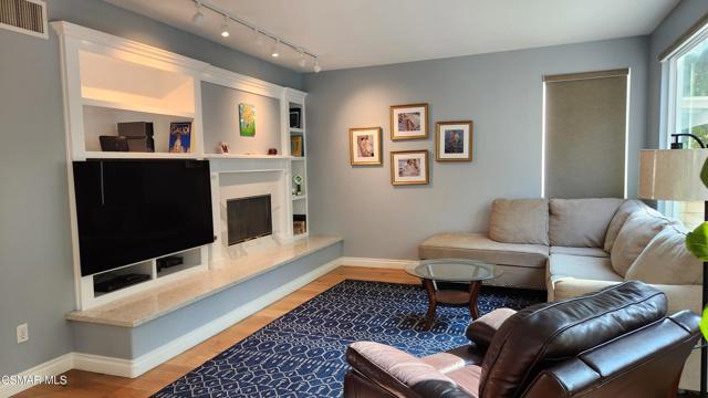 76 Boulder Creek Road, Simi Valley CA: https://media.crmls.org/mediaz/a0a846b9-b814-4bee-9dae-bbcc107bb3e9.jpg