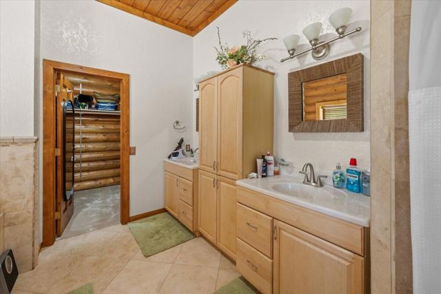 1925 Baldwin Lake Road, Big Bear CA: https://media.crmls.org/mediaz/a0a8b275-244f-4495-9812-b98f494ac24d.jpg