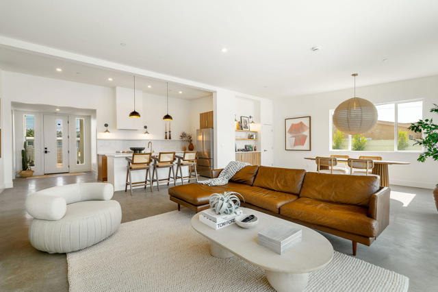 361 W Sunview Avenue, Palm Springs CA: https://media.crmls.org/mediaz/a0a8ed9e-5584-48fa-bda4-1839bb727c6a.jpg
