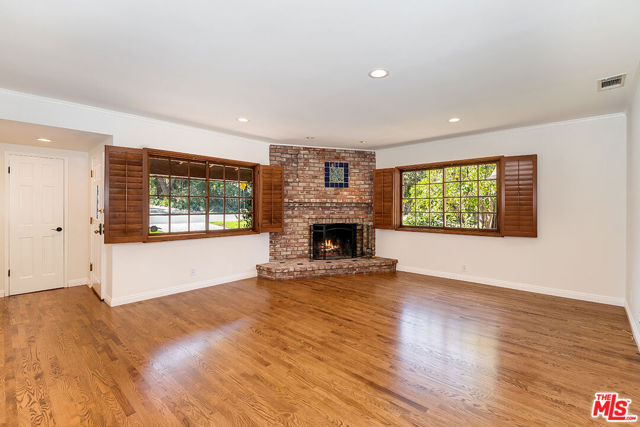 14709 VALLEY VISTA Boulevard photo 5