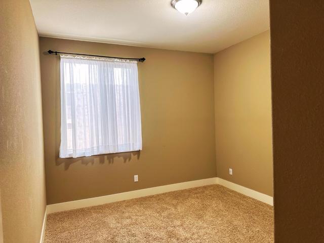1646 Foxtail Court, Hollister CA: https://media.crmls.org/mediaz/a0a94599-b16c-4825-86ec-a0560f10260e.jpg