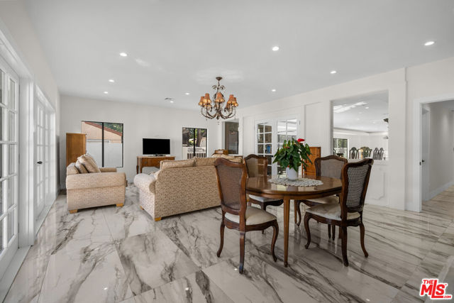 941 Yale Street, Santa Monica CA: https://media.crmls.org/mediaz/a0a978ab-2a3d-4786-9c05-446054761c9c.jpg