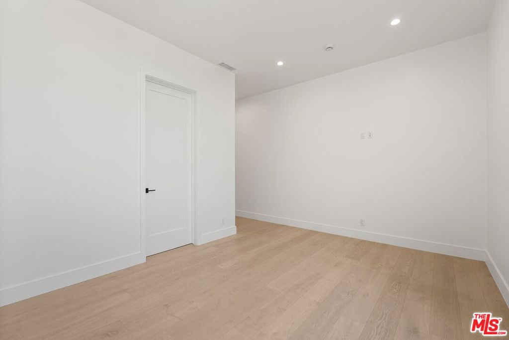 730 Indiana Ave, Venice, CA 90291, photo 9