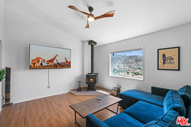 1794 Rebel Road, Acton CA: https://media.crmls.org/mediaz/a0aa39e9-70cd-460e-a5ce-028813f2926f.jpg