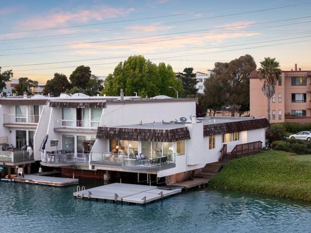464 Fathom Drive, San Mateo CA: https://media.crmls.org/mediaz/a0aaeee2-9af0-49ea-807d-7753729881fe.jpg