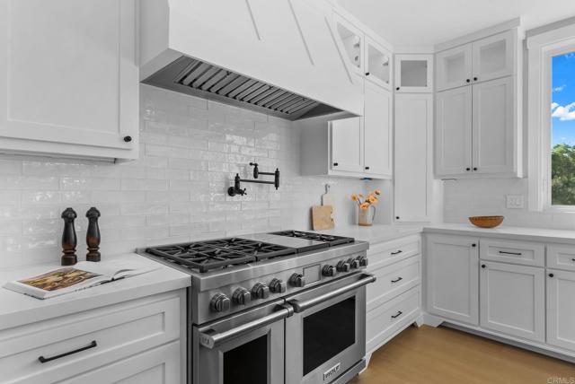 Detail Gallery Image 15 of 56 For 2747 via Del Robles, Fallbrook,  CA 92028 - 3 Beds | 3 Baths