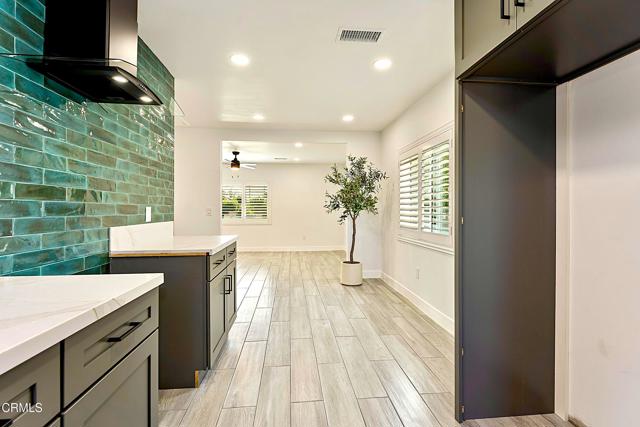 1121 La Puerta Street, Los Angeles CA: https://media.crmls.org/mediaz/a0ad024f-53c9-4393-a37b-2837cf2cec12.jpg