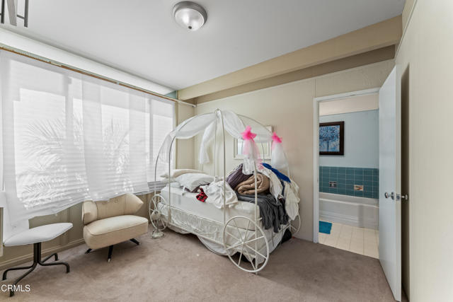 796 S Saticoy Avenue, Ventura CA: https://media.crmls.org/mediaz/a0ad711b-6e21-4ae9-82c1-23aa5b9e8a23.jpg