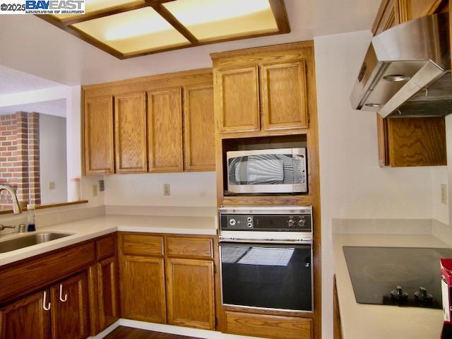 715 Sunrise Dr, Fremont CA: https://media.crmls.org/mediaz/a0ae2e36-b3e0-49cc-82e9-2d69296037cc.jpg