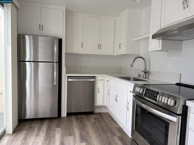 2017 Pine Knoll Dr, Walnut Creek CA: https://media.crmls.org/mediaz/a0ae58f6-cf27-4fce-a6fb-263de811cd7f.jpg