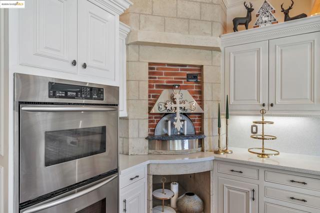 1853 Via Di Salerno, Pleasanton CA: https://media.crmls.org/mediaz/a0af2442-1de0-4ed8-8abc-20e9e6014f67.jpg