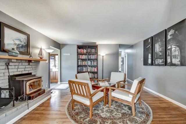 847 Arguello Boulevard, Pacifica CA: https://media.crmls.org/mediaz/a0af7683-9403-4c5f-b9dc-4e18552a13a2.jpg