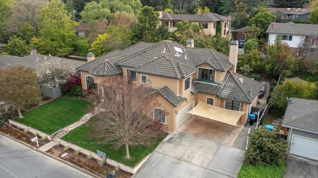 1271 Bellair Way, Menlo Park CA: https://media.crmls.org/mediaz/a0b022c2-a3c1-46bb-a2e2-585bbeec13a3.jpg