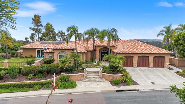 10636 Birch Bluff Ave, San Diego CA: https://media.crmls.org/mediaz/a0b0bab8-a1e7-451c-9c03-61099e37408c.jpg