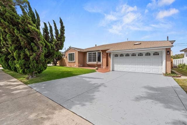 614 Fifth Ave, Chula Vista CA: https://media.crmls.org/mediaz/a0b0f1a4-0bbc-40a4-91f0-6b9642aad51d.jpg