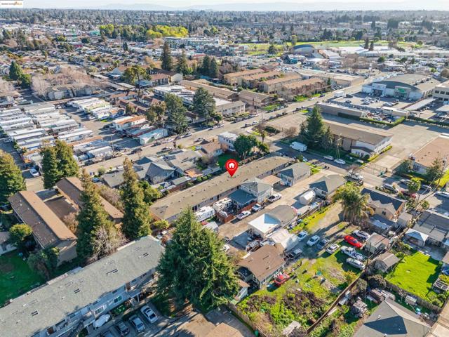 Image 5 of 7 For 16118 Mateo St