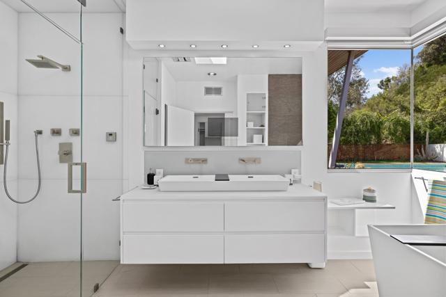 6672 Avenida Andorra, La Jolla CA: https://media.crmls.org/mediaz/a0b134d3-5c37-48f0-8a50-165a2722003d.jpg