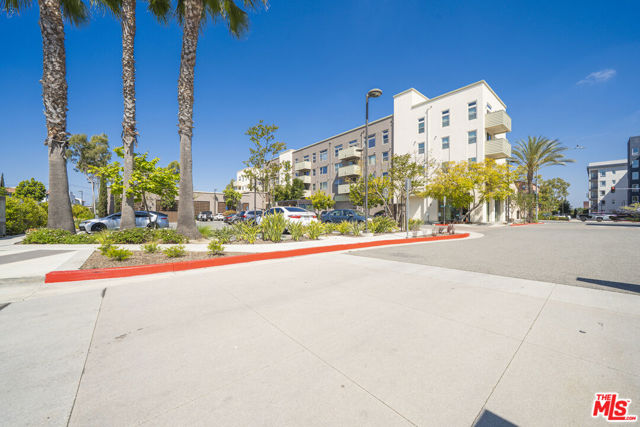552 E Carson Street, Carson CA: https://media.crmls.org/mediaz/a0b250d8-70c9-42c2-8a2a-f86324709aa4.jpg