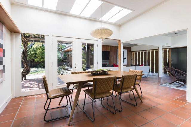 876 Southampton Drive, Palo Alto CA: https://media.crmls.org/mediaz/a0b29acc-b0fb-4199-9624-daf4a4655b14.jpg