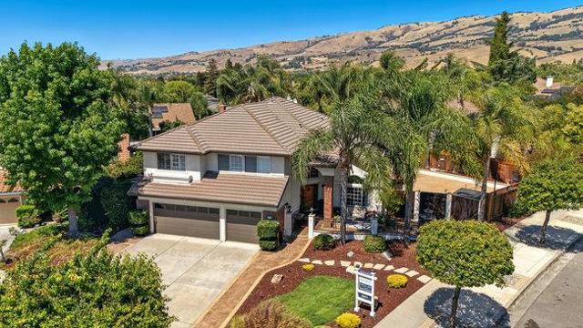 4252 Merlot Court, San Jose CA: https://media.crmls.org/mediaz/a0b2c84f-9b3a-4830-9610-b4de08aa3187.jpg