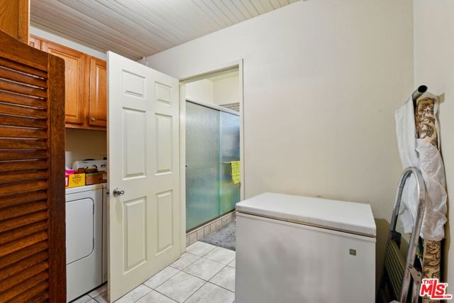 220 N Burlington Avenue, Los Angeles CA: https://media.crmls.org/mediaz/a0b2cd4a-32da-41a3-bc9a-675fdb445f02.jpg