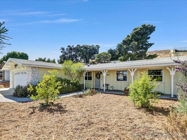 9684 LUTHERAN WAY, Santee CA: https://media.crmls.org/mediaz/a0b2fc7a-dfec-4b35-baeb-81763553e89d.jpg