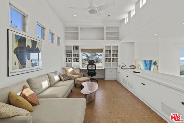 31851 Seafield Drive, Malibu CA: https://media.crmls.org/mediaz/a0b3e1dd-c478-4eda-a50b-8a332f9327b6.jpg