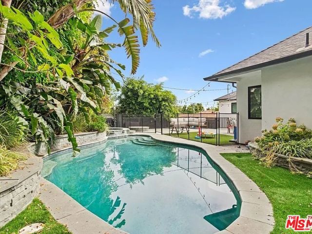 1839 Preuss Road, Los Angeles CA: https://media.crmls.org/mediaz/a0b42ba7-b0be-4dc9-ad5c-febe165fc48e.jpg